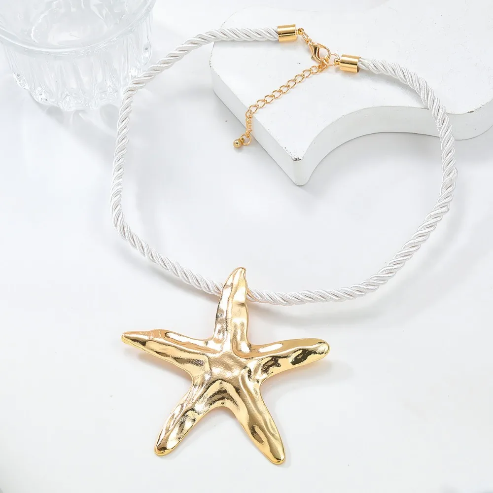 Collier avec pendentif grande étoile de mer pour femmes, exagération de personnalité, breloque en corde tissée, ras du cou, accessoire de bijoux de fête sur la plage d'été