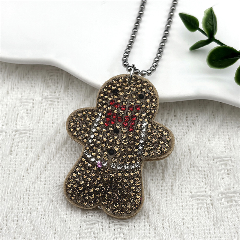 Cute Gingerbread Man Rhinestone Car Keychain Ring for Women Girls Christmas Halloween Motor Keyholder Jewelry Gifts chaveiros