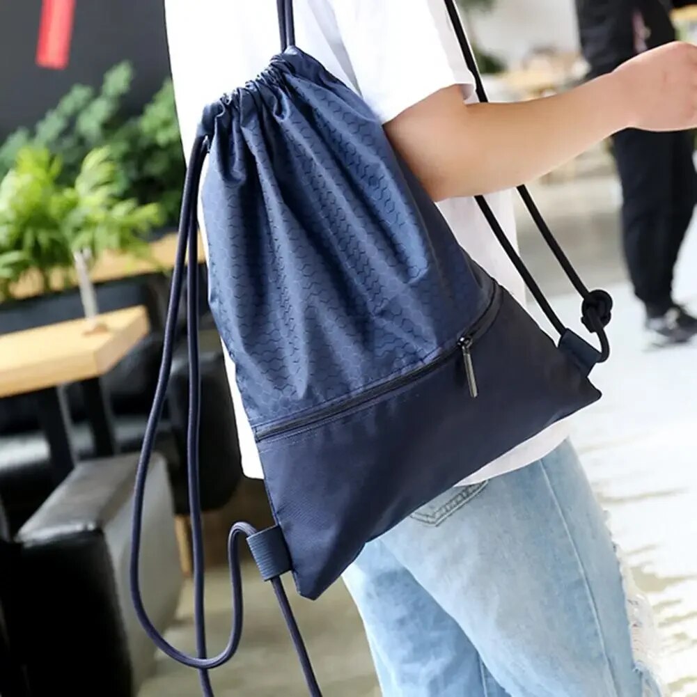 กระเป๋าเป้สะพายหลัง Drawstring ความจุขนาดใหญ่กระเป๋าเป้สะพายหลังกีฬาผู้ชายสวมใส่กระเป๋ายิมน้ําหนักเบากระเป๋าเป้สะพายหลังบาสเกตบอลกระเป๋ากีฬากระเป๋าโยคะ