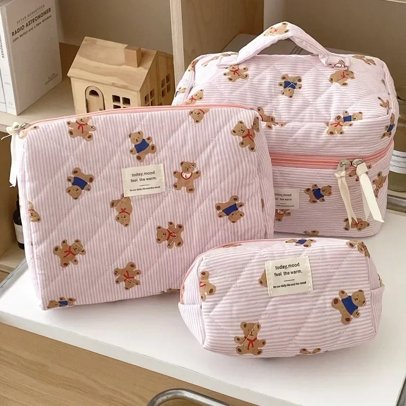 Bolsa de cosméticos acolchada de oso rosa para mujer, organizador de viaje de maquillaje con cremallera, bolso de mujer, bolsa de aseo para niña 2024