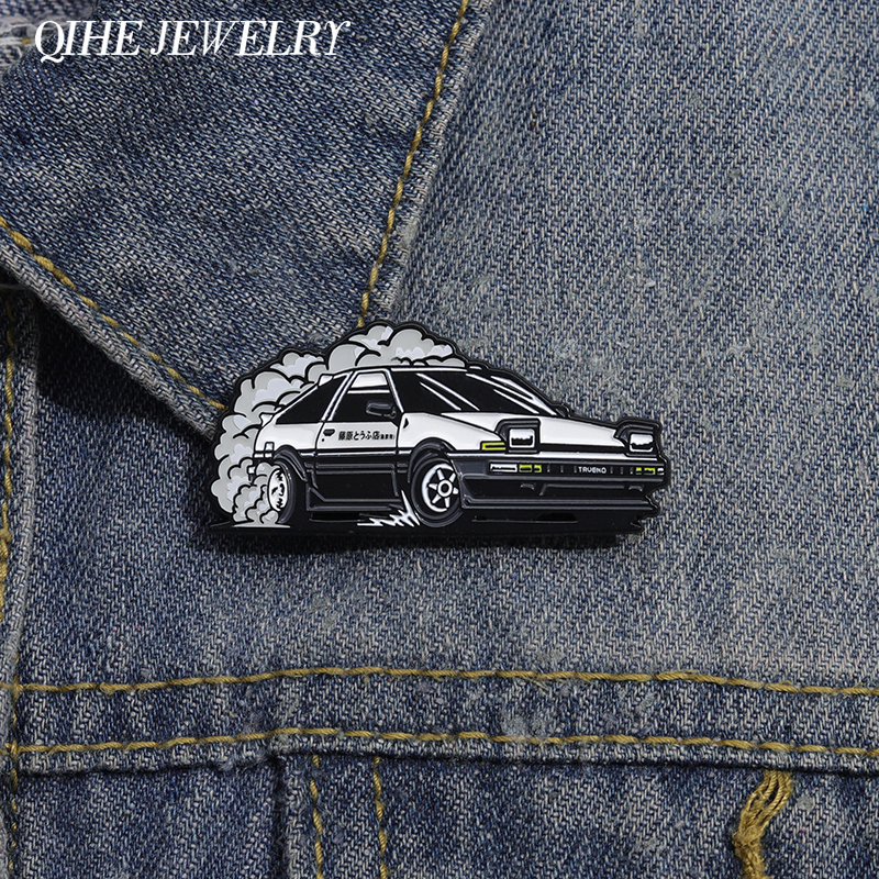 Trendy Coole Auto Drift Brosche Emaille Pins Benutzerdefinierte Japanische Anime Inspiriert Cartoon Broschen Revers Abzeichen Schmuck Zubehör Geschenk