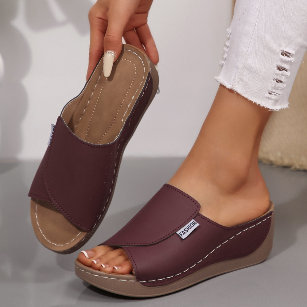 Sommer Weiche Plattform Hausschuhe Frauen 2025, Mode Peep Toe Wedges Flip-Flops Frau Licht Med Ferse Casual Strand Schuhe