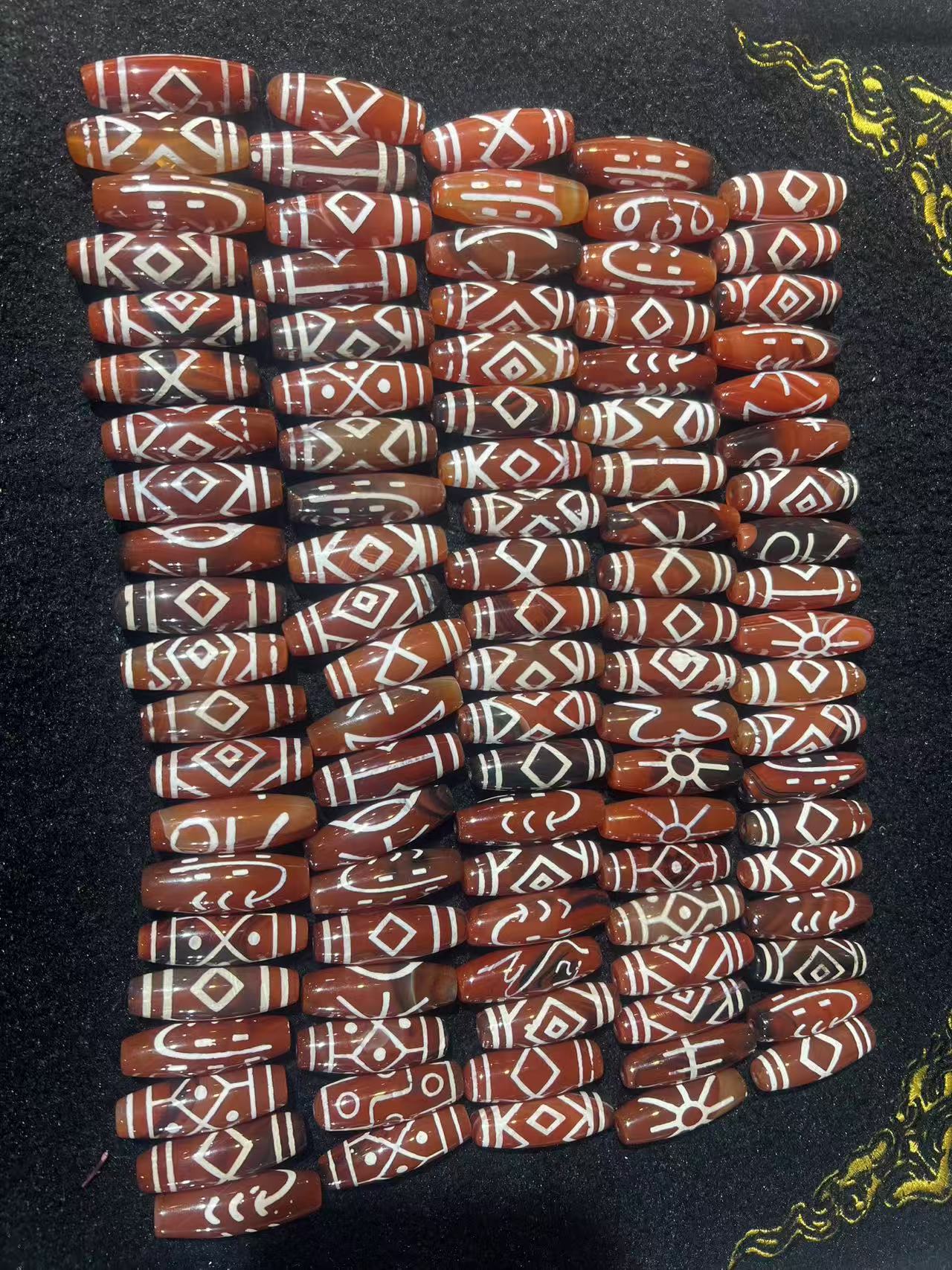 100pcs/lot Natural multi-pattern old agate dzi  Weathering lines Tooth yellow Premium variety Bracelet Necklace accessories