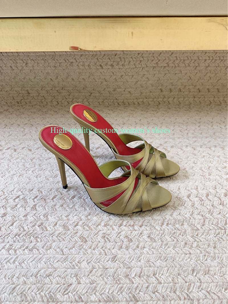 Rosarote Satin-Stoffschuhe für luxuriöse Damenschuhe, wasserdichte Plateau-Sandalen mit superhohem Absatz für den Sommer, verkaufen sich wie warme Semmeln.