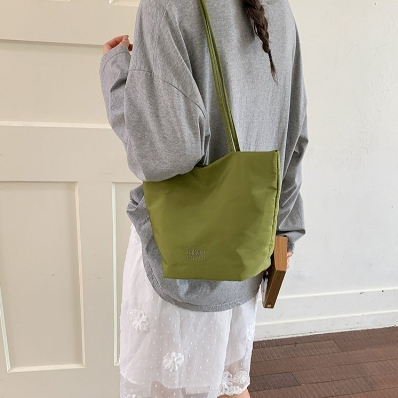 Casual dames mini-tas van nylon in effen kleur, lichtgewicht schoudertas voor dagelijks gebruik, werk, reizen en informele bezigheden