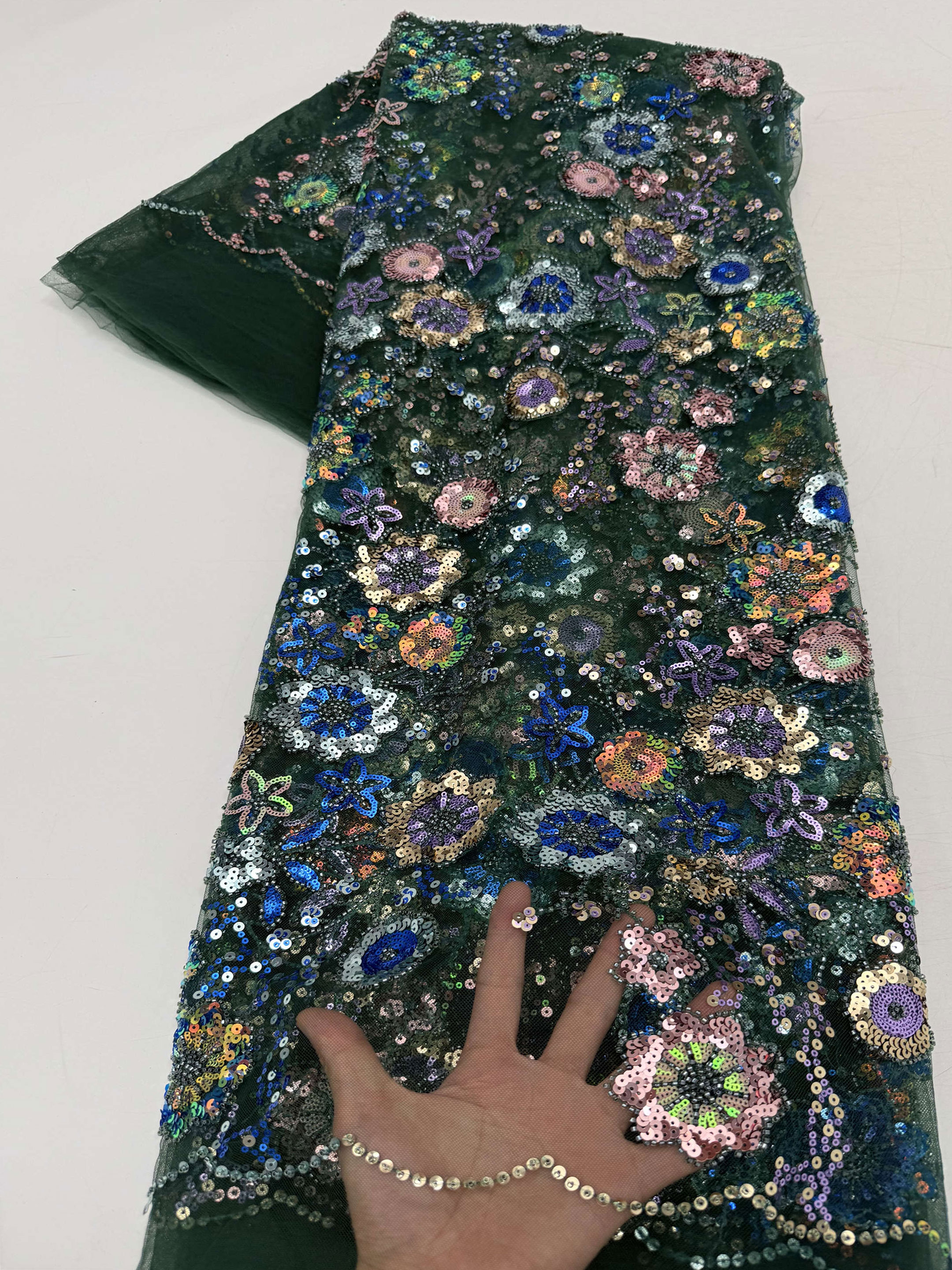 Soldes Exceptionnelles : Tissu Africain de Luxe Brodé de Fleurs et de Paillettes, Idéal pour Robes de Mariage et de Soirée
