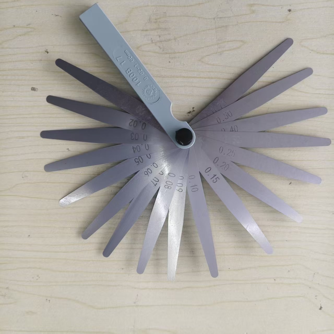 Calibrador de espacios de 0.02-1mm con 17 hojas, herramienta métrica para reparación de motocicletas y coches, medidor de ajuste de válvulas de motor