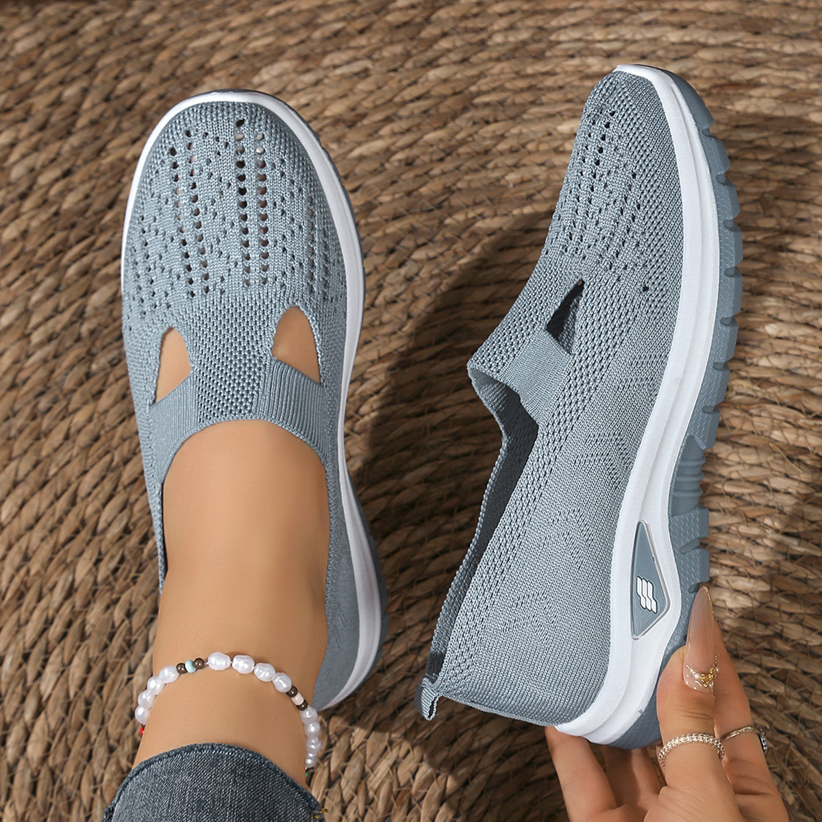 Women's Casual Sports Shoes with Breathable Mesh, Fashionable and Versatile, Soft Soles, Comfortable and Casual