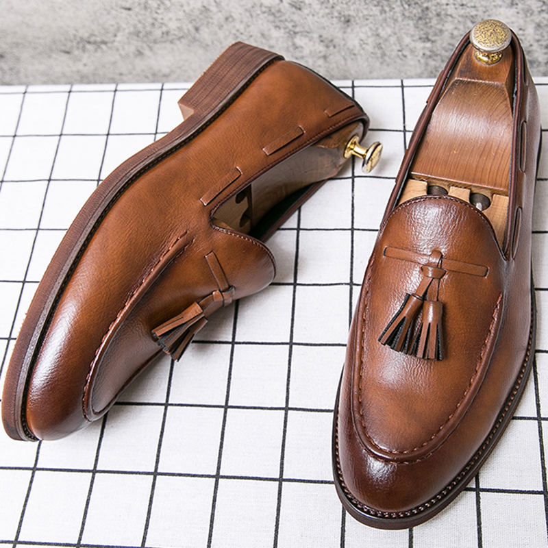 Klassieke herenschoenen Hoge kwaliteit kantoor lederen schoenen voor heren Kwastje Sociale casual zakelijke schoenen Heren loafers