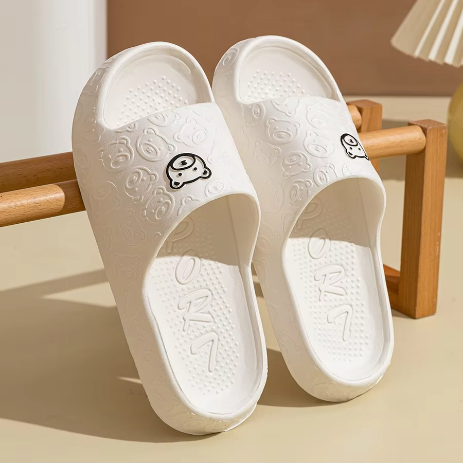 Moda verão chinelos masculinos impressão pequeno urso sandálias banheiro interior antiderrapante macio feminino dormitório sapatos casuais casal