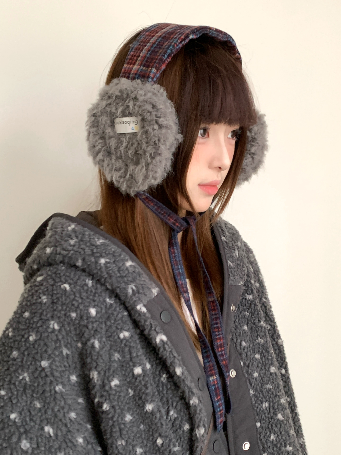 Orejeras a cuadros Retro para mujer, nuevo estilo de invierno para protección contra el frío al aire libre, orejeras cálidas gruesas con correas para