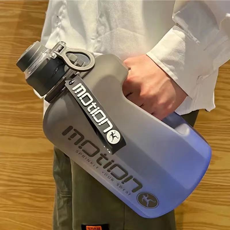Botella de agua deportiva de 2,4 litros con pajita, gran capacidad, Fitness con hervidor degradado de escala, botella de agua portátil de plástico para exteriores