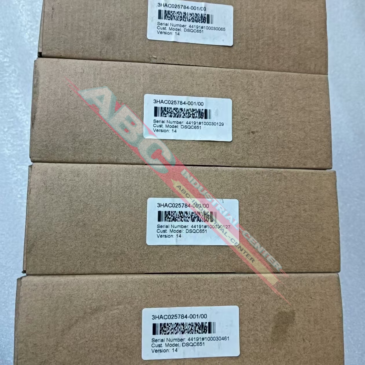 3HAC025784-001/00 DSQC651 I/O signal module 3HAC025917-001/00 DSQC652  100%NEW