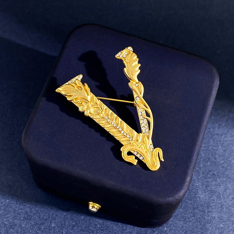 Baroque V shape brooch, vintage women men suit coat accessories pins jewelry