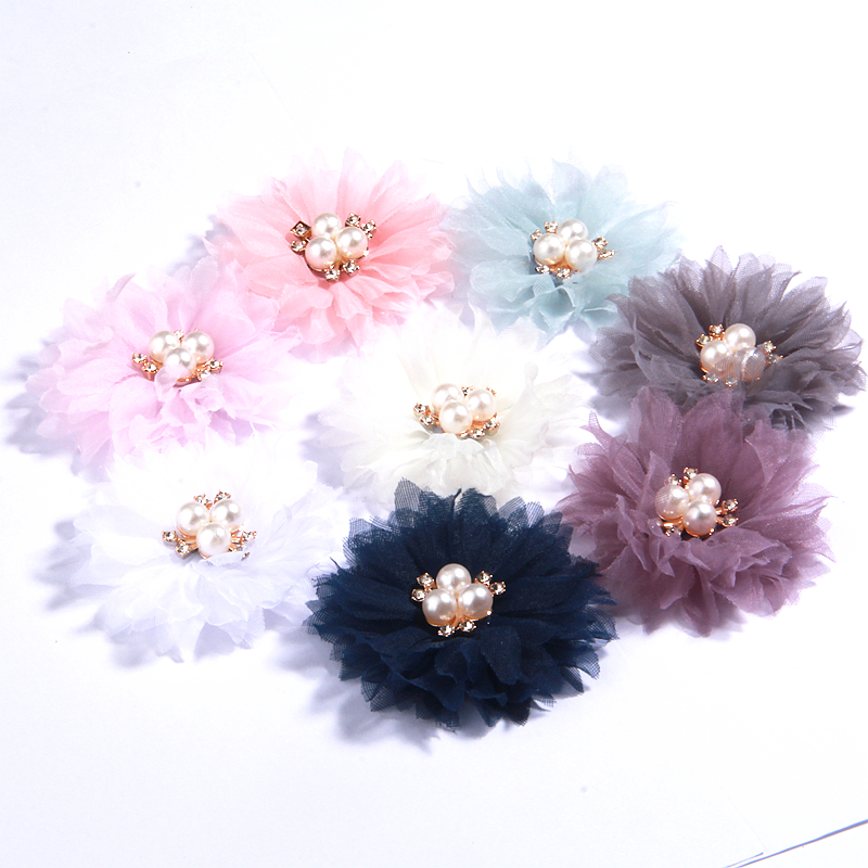 Fiori in tessuto fatti a mano da 6,5 cm con centro di perle per fasce per capelli da bambina Fiore in chiffon per fermagli per capelli Accessori Bouquet
