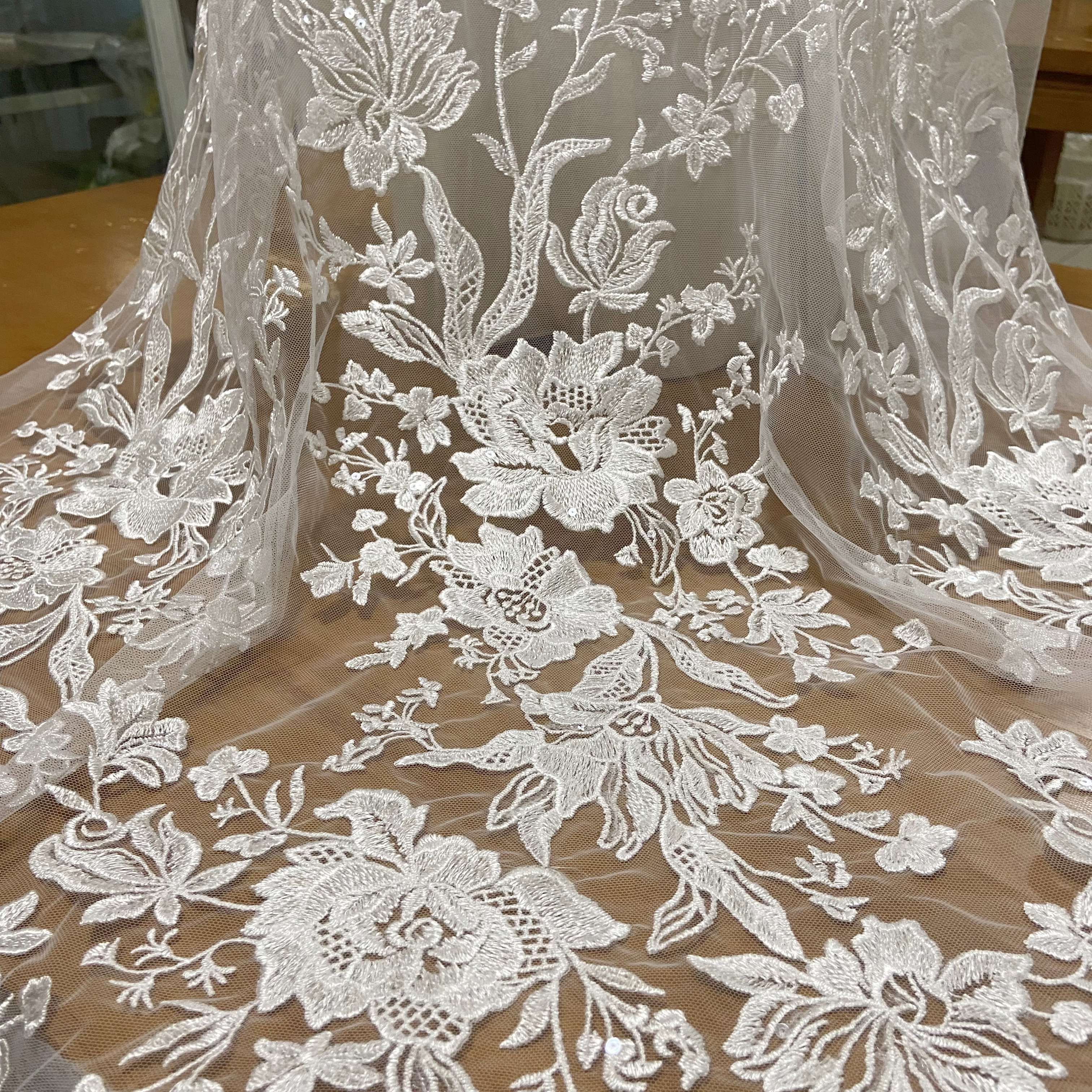 Kain Renda Halus dan Indah Cocok untuk Gaun Pengantin Gaun Malam Produk DIY Tirai Taplak Meja