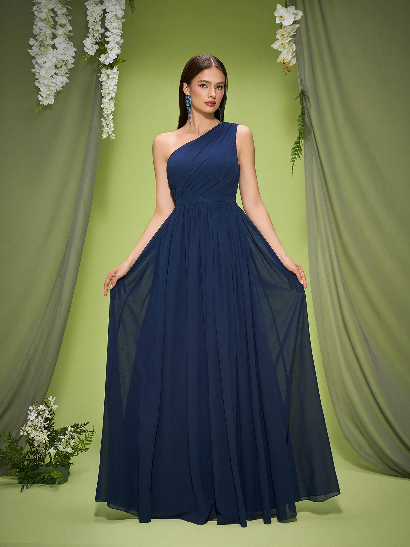 Mgiacy, recién llegado, vestido largo de gasa fruncido para dama de honor azul oscuro con un hombro