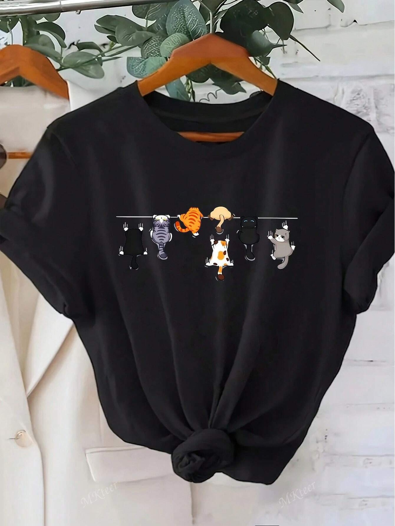 Camiseta Casual Feminina Oversize com Estampa de Gato, Gola Redonda, Manga Curta, Branca, com Estampa de Gato, Blusa Feminina