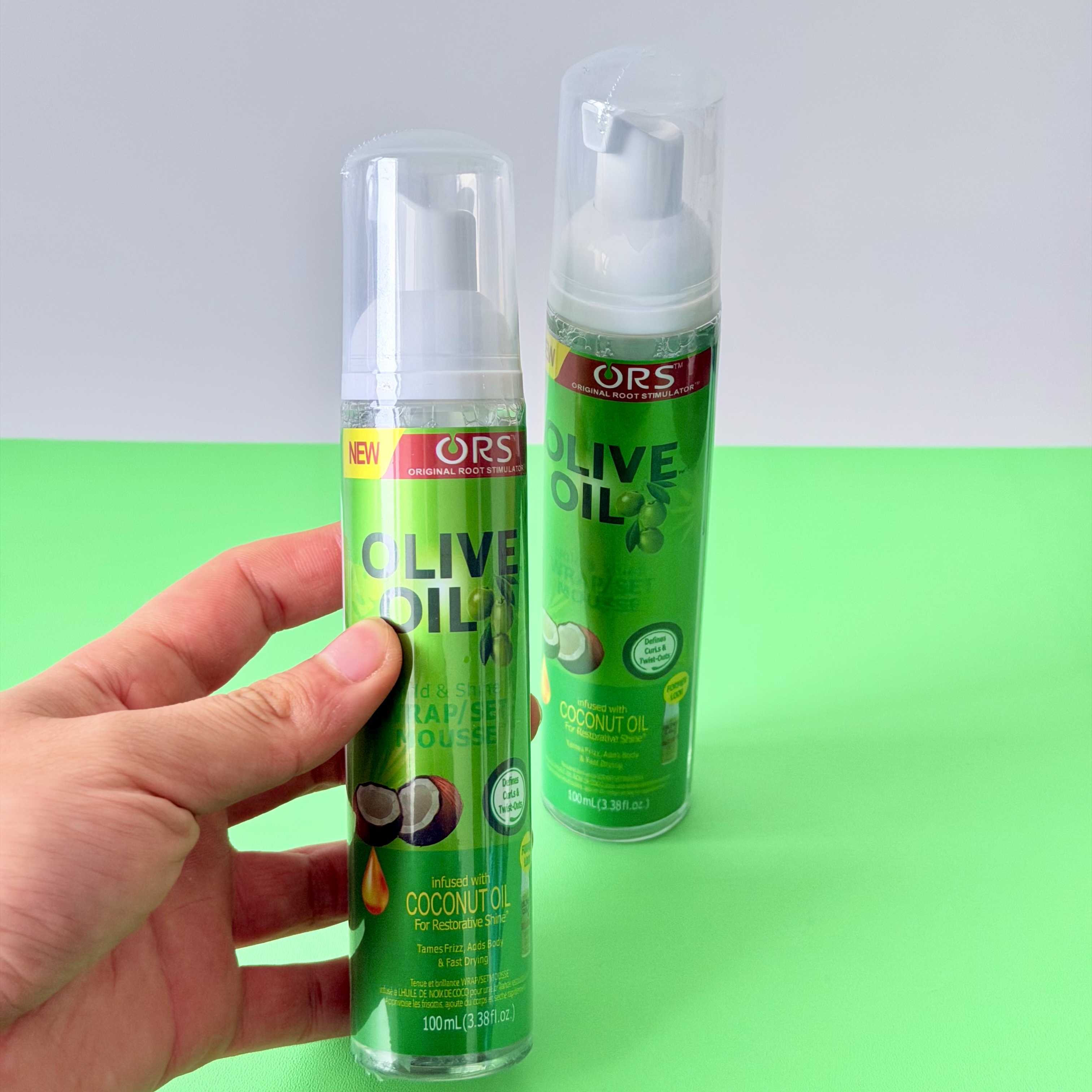 Mousse para cabelos cacheados (207ml) para perucas, mousse de fixação forte com óleo de oliva, mousse antifrizz para modelar cabelos femininos