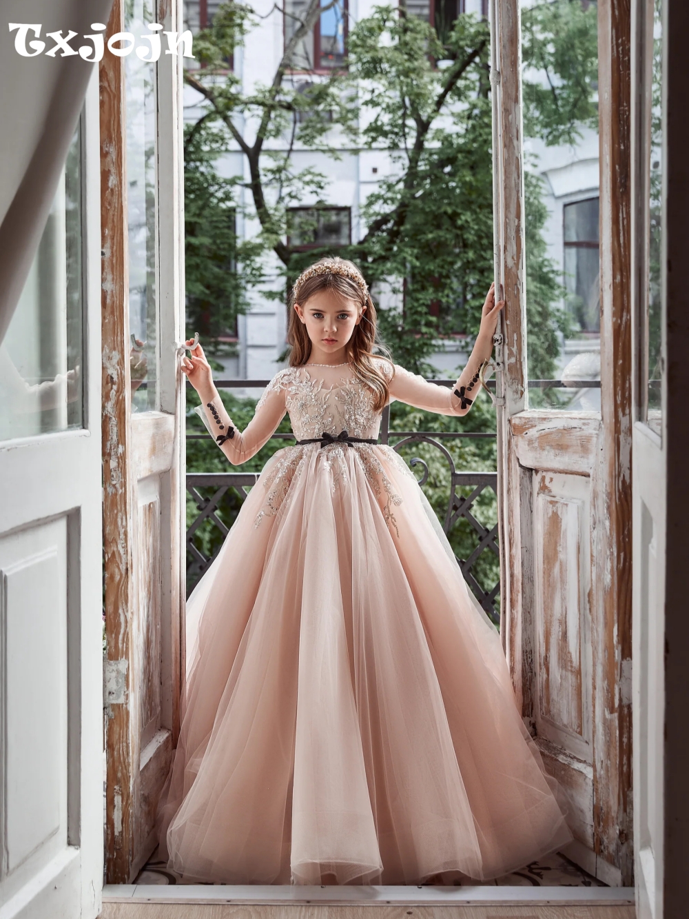 Nuevo vestido de princesa de tul con Apliques de encaje y lentejuelas hinchadas para niños, ropa de fiesta de cumpleaños, exquisitos vestidos de manga larga con cuello redondo para niñas