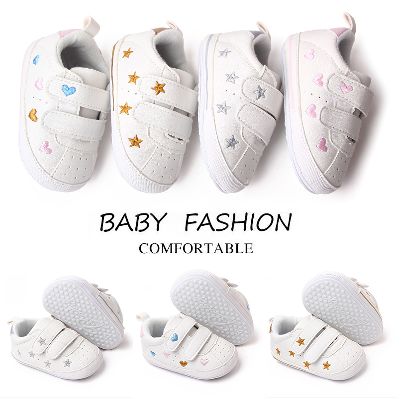 Tênis infantil branco PU antiderrapante para meninos e meninas com bordados fofos de estrelas e corações