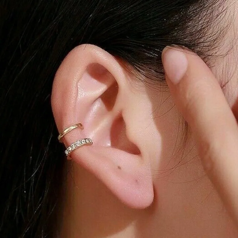 Moda exquisita decoración de diamantes de imitación pendiente de oreja para mujer oreja 2025 novedad de verano llegada regalo de joyería de Navidad