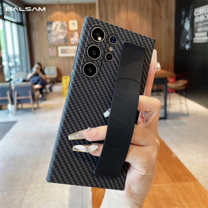 คาร์บอนไฟเบอร์เนื้อซิลิโคนสายรัดข้อมือยืดหยุ่นเคสโทรศัพท์สําหรับ Samsung Galaxy S25 S24 S23 Ultra Plus กันกระแทก PC ปกแข็ง