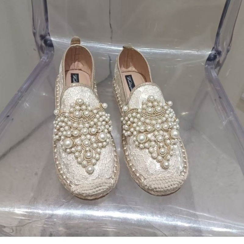 2025 nuevas medias zapatillas con cuentas de hilo, zapatos deslizantes de primavera para mujer, zapatos de encaje de tela de algodón con perlas de cáñamo para mujer