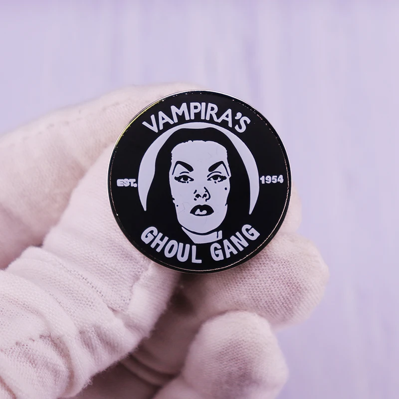 Vampiras Ghul Gang Emaille Pin Brosche Punk Horror Gothic Abzeichen Halloween gruseligen Schmuck Dekor