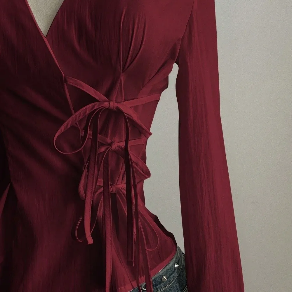 Chemise élégante à manches longues et coupe ajustée, col en V, style Y2K, chemise à nouer à la taille pour femme, esthétique Harajuku, chemisier de bureau, printemps été