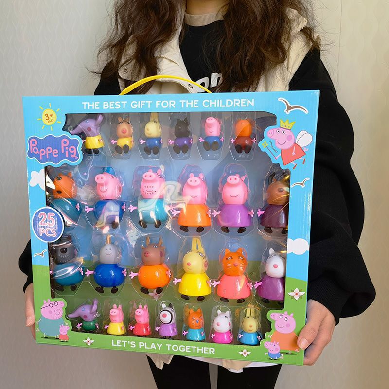 Peppa Pig, ein Mädchen, vier Personen, Spielzeugpuppe, Jungen- und Kinderanzug
