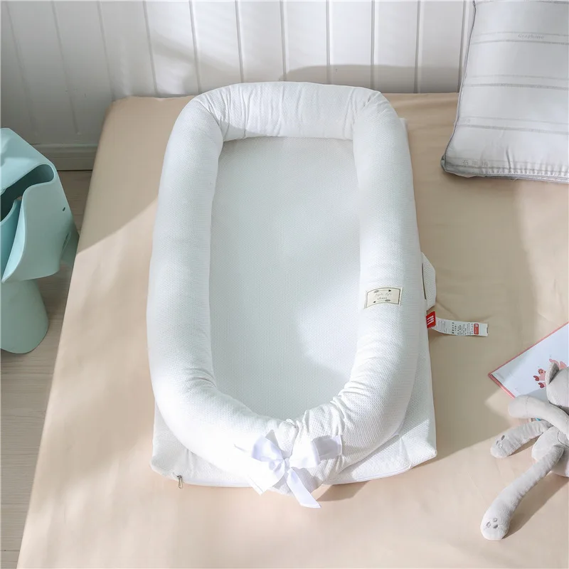 50*90cm Wit Reisbed Draagbaar Babynest Ademend Pasgeboren Bed voor Jongens Meisjes Katoen Zacht Wieg Ademend Opklapbed Bumper