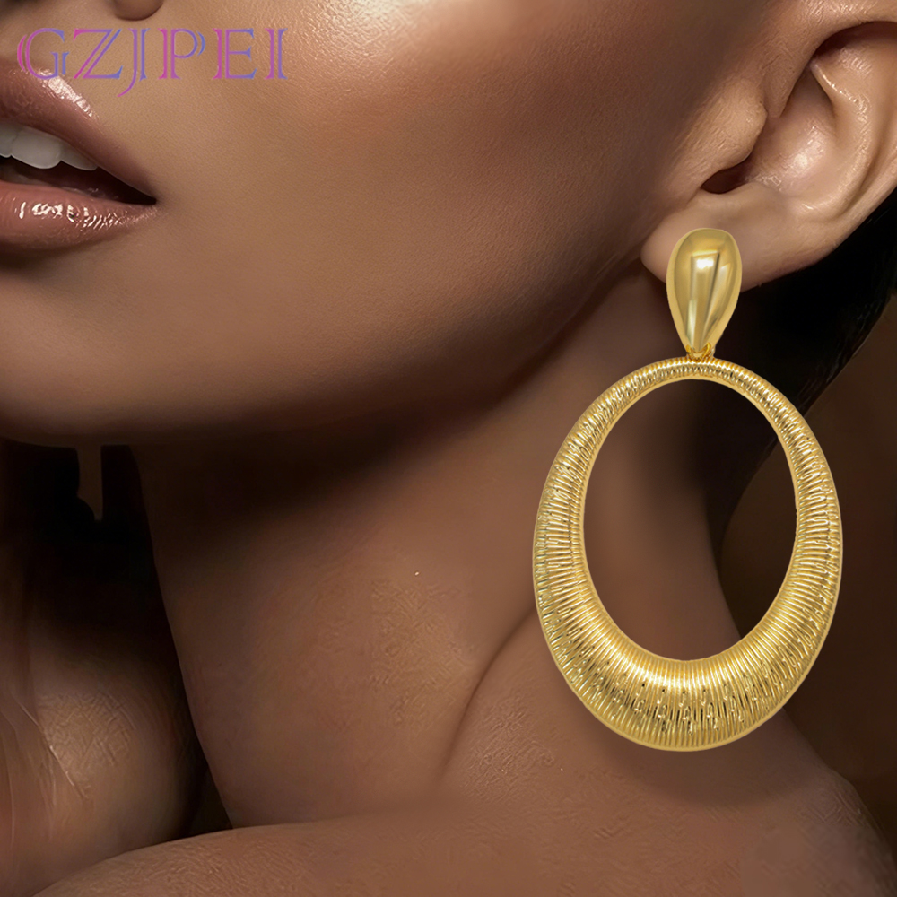 Brincos Grandes em Cores Ouro e Prata, Brincos Geométricos Exagerados para Mulheres, Joias de Festa Europeias e Americanas ﻿