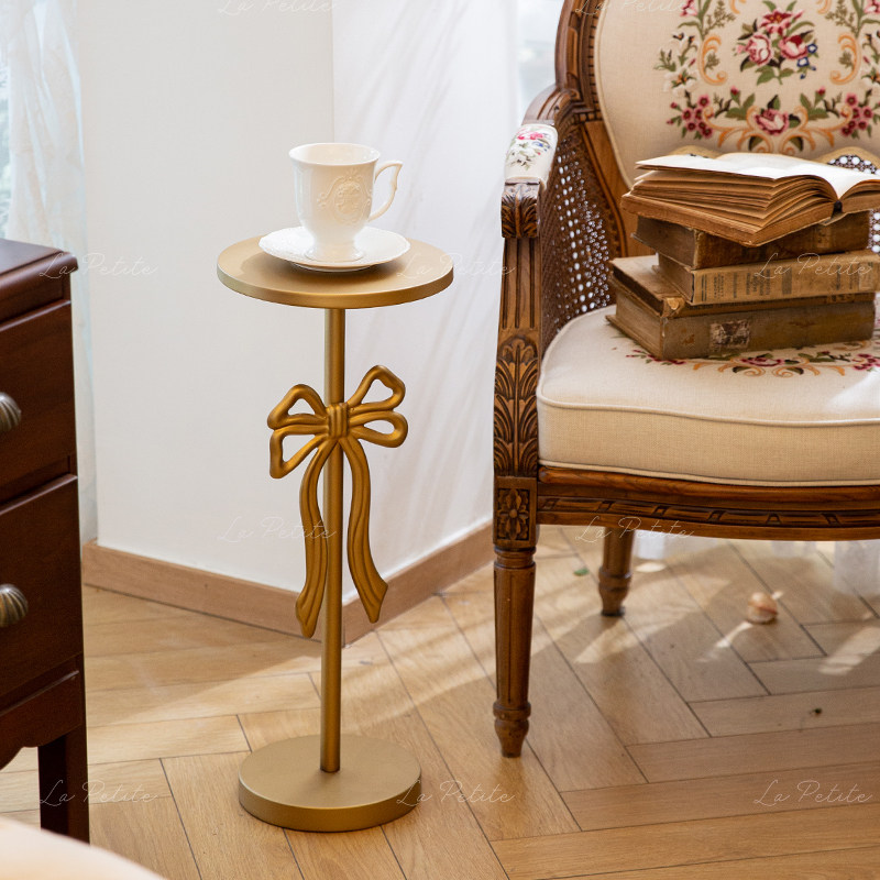 Stolik boczny do salonu w stylu retro - Stolik boczny do sypialni, gabinetu, stolik kawowy w stylu vintage do kawiarni, stolik do popołudniowej herbaty.