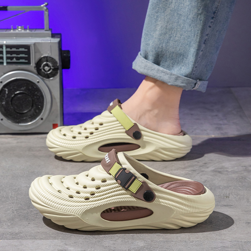 Ausgehöhlte Wasser-Slipper Sommer 2026 Schnelltrocknende Badezimmer-EVA-Sandalen für Damen mit weicher Sohle und Komfort