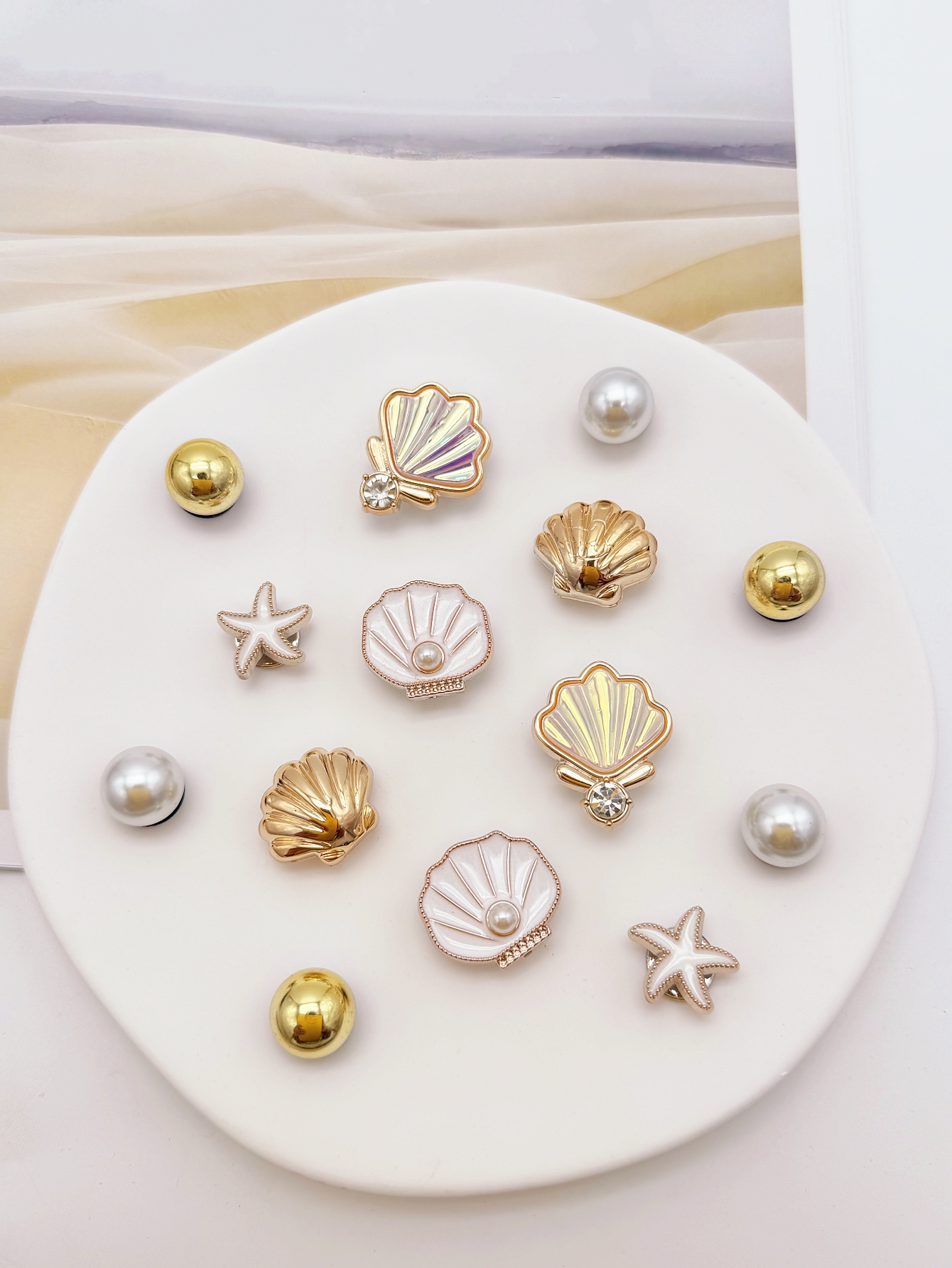 14 Pieces of Golden Shell Shoes Decorative DIY Casual Accessories - Fun and Multi-functional Personalized Shoe Design Method