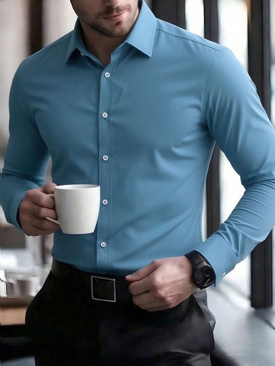 Elegantes blaues Langarm-Hemd für Business, Büro und formelle Anlässe.