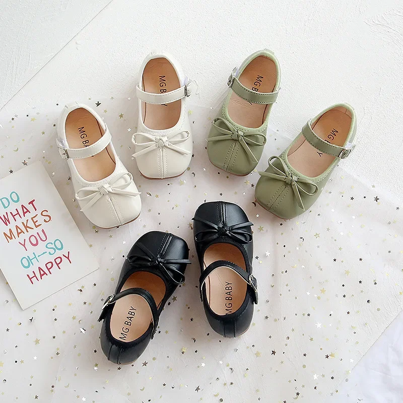 Modne buty Mary jane dla dziewczynek motyl płaskie buty miękkie Singe dla dzieci dziewczynki PU skórzane buty
