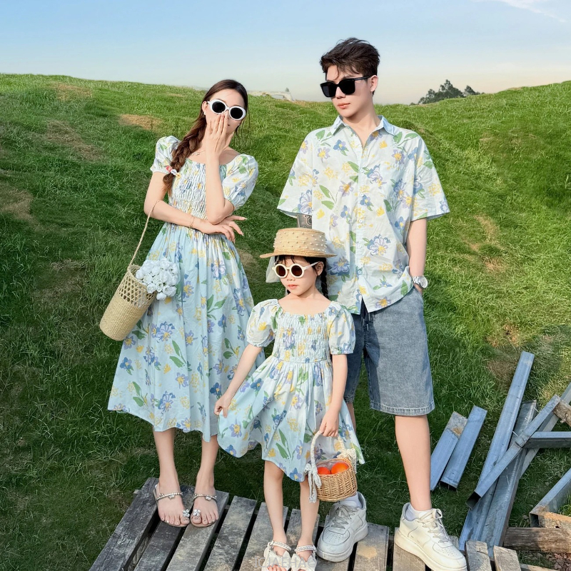 ชุดเที่ยวพักผ่อนสำหรับครอบครัว เสื้อผ้าพี่ชาย แม่ ลูกสาว ชุดเดรส เสื้อโค้ท คู่รัก พ่อ ลูกชาย เสื้อเชิ้ตลายดอกไม้ สาวเกาหลี