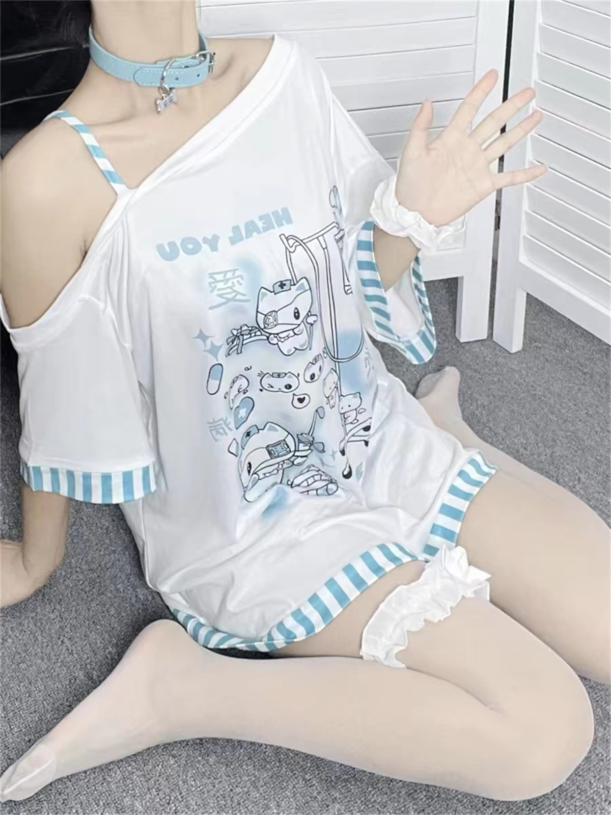 Letnie koszulki damskie w stylu japońskim, koszulki oversize, topy 2025, odzież damska, bluzki z odkrytymi ramionami, koszulki z nadrukiem anime, moda codzienna, koszulki Y2k