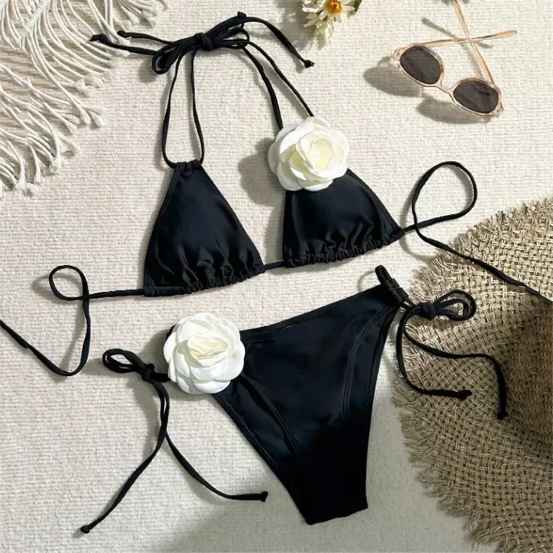 Conjunto de Bikinis triangulares negros con flores en 3D para Mujer, traje de baño Sexy con microtanga, traje de baño con cuello Halter, Bikini 2025, bikinis para nadar