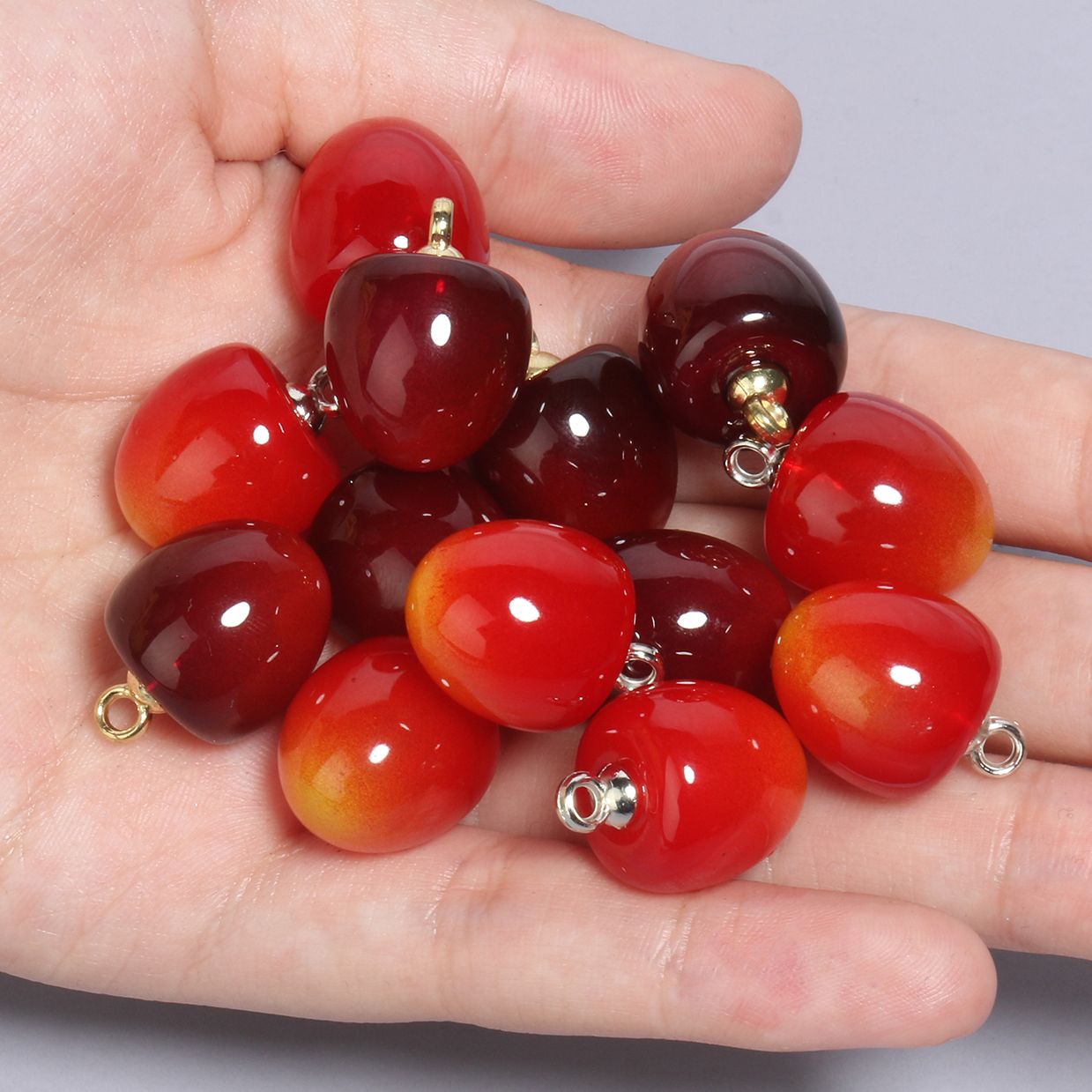 21X15Mm 10 Buah Manik Jimat Liontin Kecil Akrilik Merah Tua Bentuk Ceri untuk Persediaan Kalung Anting Gelang DIY Pembuatan Perhiasan