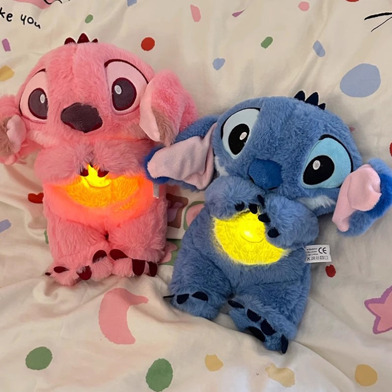 28 ซม.Disney Stitch Angel ตุ๊กตาอะนิเมะตุ๊กตาแสงเพลงถุงลมนิรภัย Kawaii Appease ของเล่นเด็กบรรเทา Sleep Peluche เด็กของขวัญ