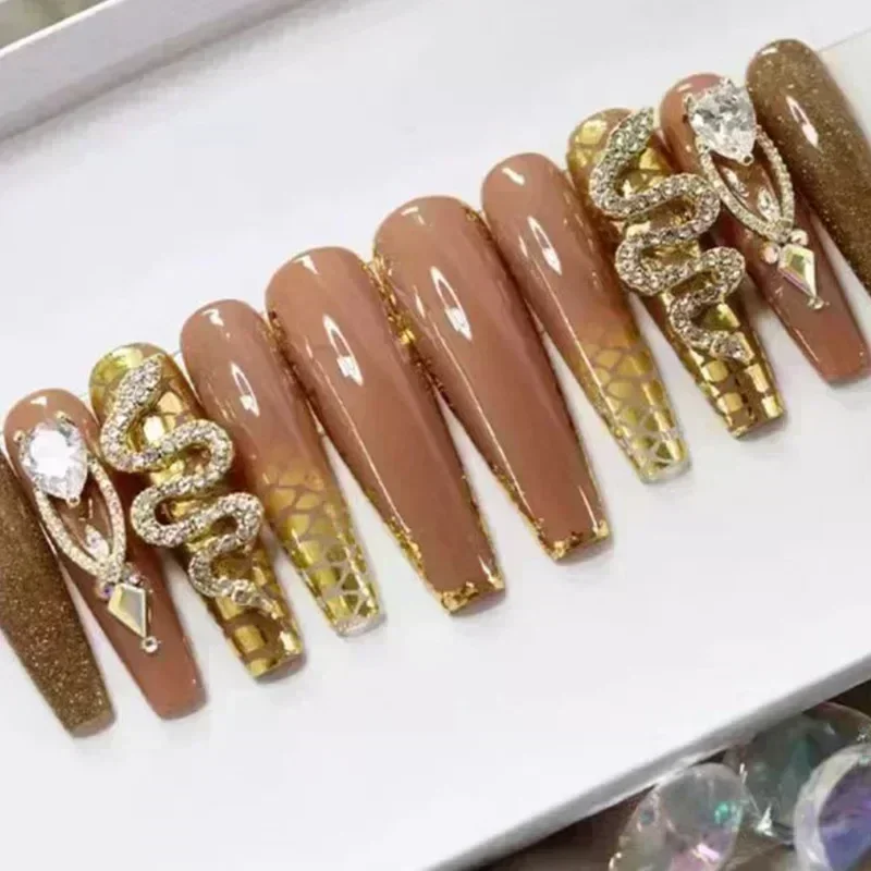 24 stuks lange doodskist kunstnagels met lijm draagbaar bruin nepnagels met strass balletpers op nagels volledige dekking nageltips