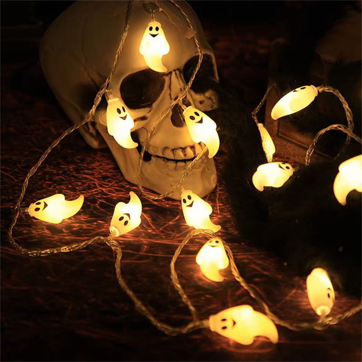 Guirlande lumineuse fantôme LED pour Halloween, décoration de fête, fantômes clignotants et atmosphère animée pleine d'énergie