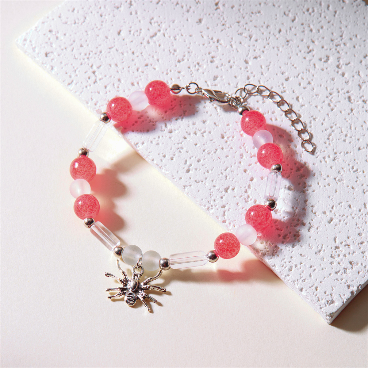 Luminous Resin Beads Pink Color Bead Spider Bracelets For Women Men Trendy Gothic Insect Spider Bracelet Halloween Party Jewelry
