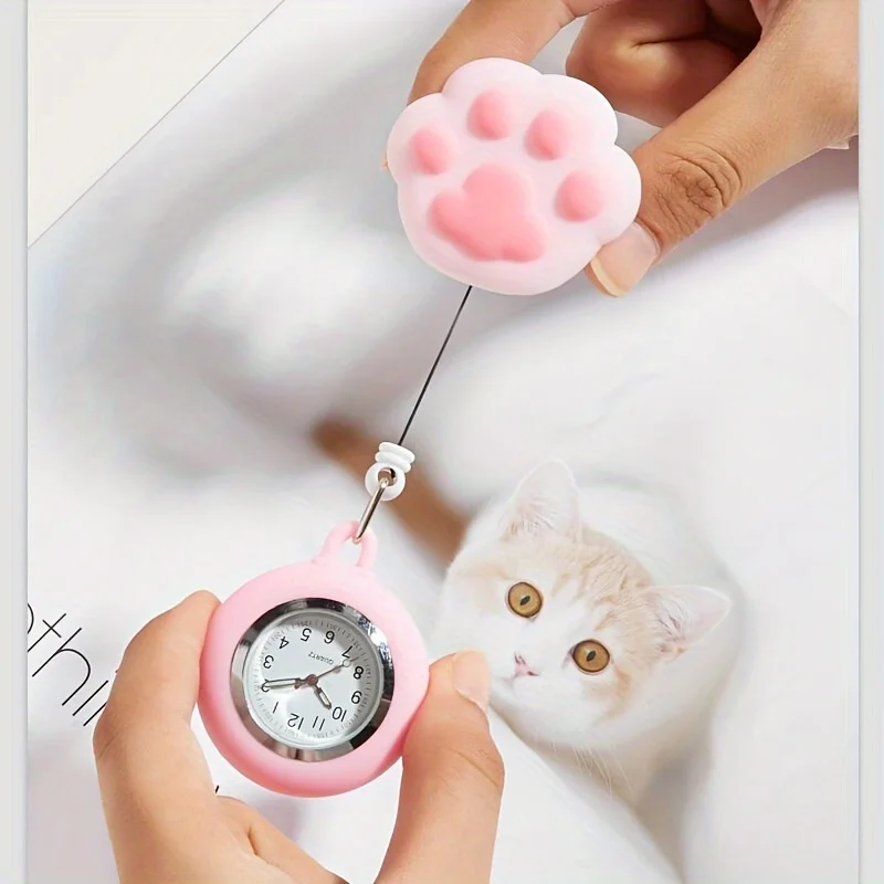 Bonito gato pata enfermeira relógio broche, silicone com clipe, retrátil telescópica cuidados de saúde enfermeira médico paramédico bolso médico