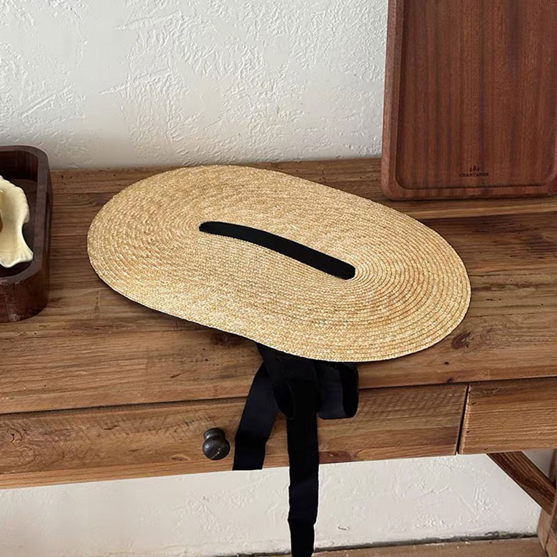 New One Piece French Elegant Strap Natural Straw Fadora Hat For Woman Summer Vintage Photo Runway Vacation Hat With Black Ribbon
