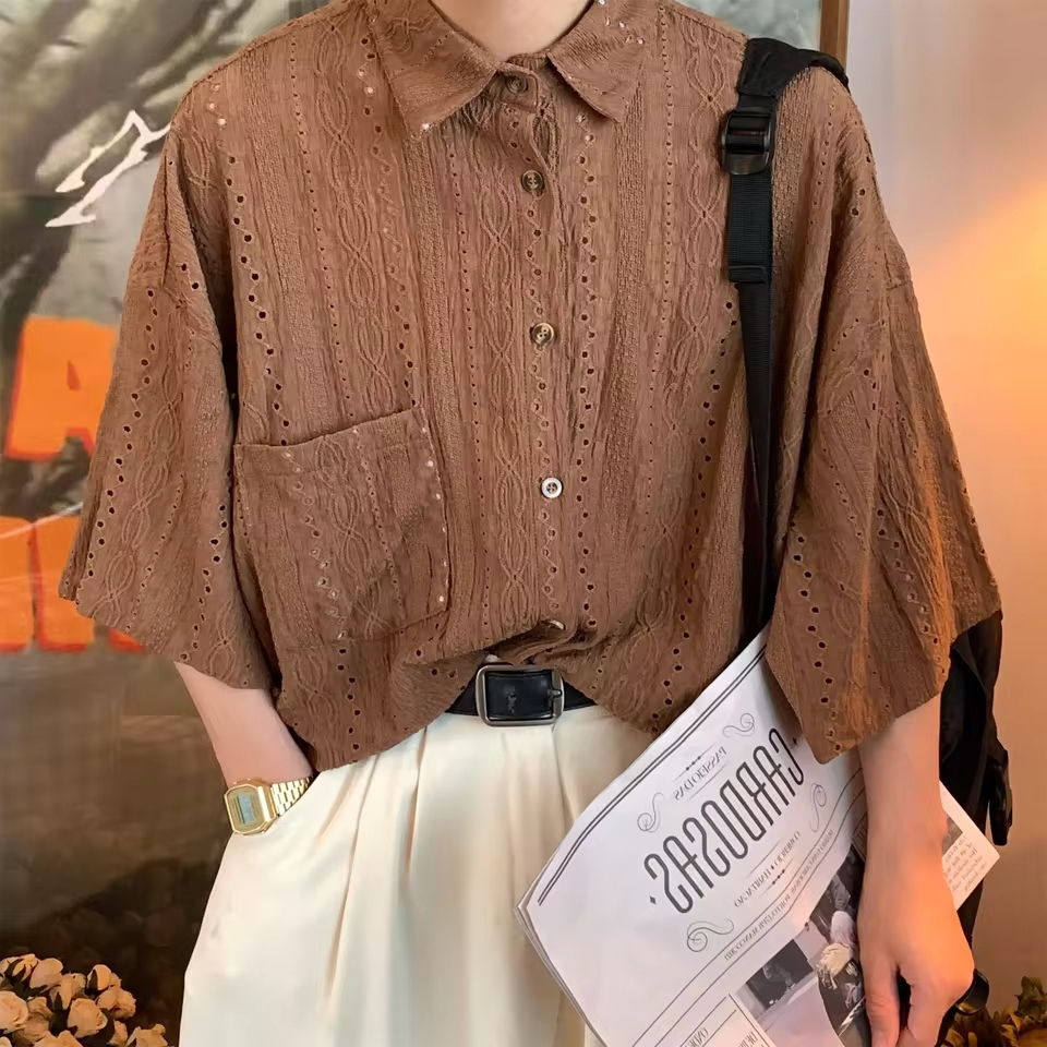 Japanische Vintage-Herrenhemden im Neuen Modestil: Lässige, Trendige Einfarbige Kurzarm-Hemden mit Umlegekragen in Braun und Weiß