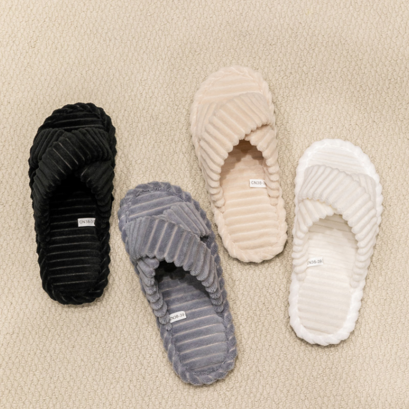 Sandal Crossover Rumah Tangga Warna Polos Pria Dalam Ruangan Kamar Tidur Lantai Kayu Tenang Ringan Bernapas Rumah Nyaman